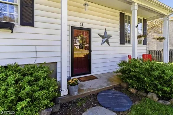 23 Hancock Dr, West Milford Twp., NJ 07480