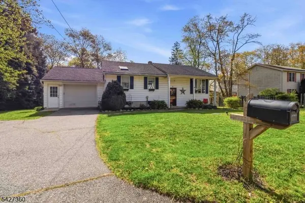 23 Hancock Dr, West Milford Twp., NJ 07480