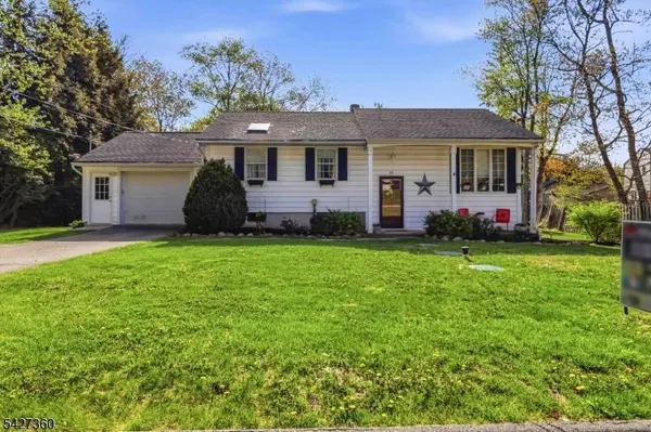 23 Hancock Dr, West Milford Twp., NJ 07480