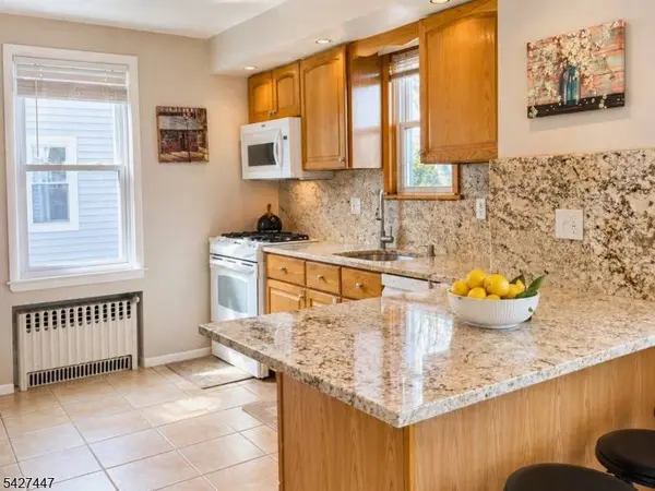 74 8Th Ave, Hawthorne Boro, NJ 07506