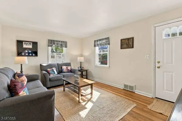 164 Arlington Blvd, North Arlington Boro, NJ 07031
