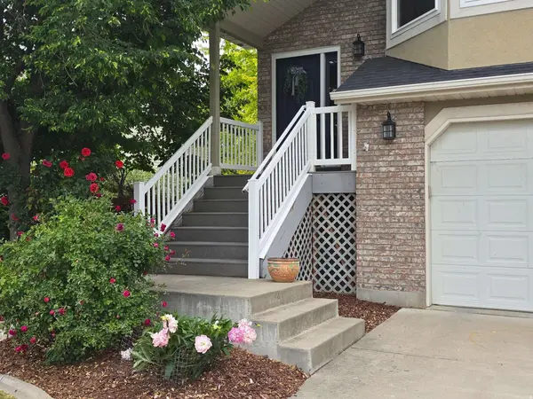 1648 ROCKBRIDGE DR, Layton, UT 84041