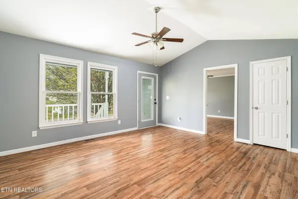 109 Miles LN, Lafollette, TN 37766