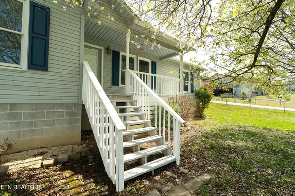 109 Miles LN, Lafollette, TN 37766