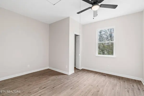 3515 Greenway DR, Knoxville, TN 37918