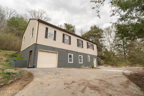 3515 Greenway DR, Knoxville, TN 37918