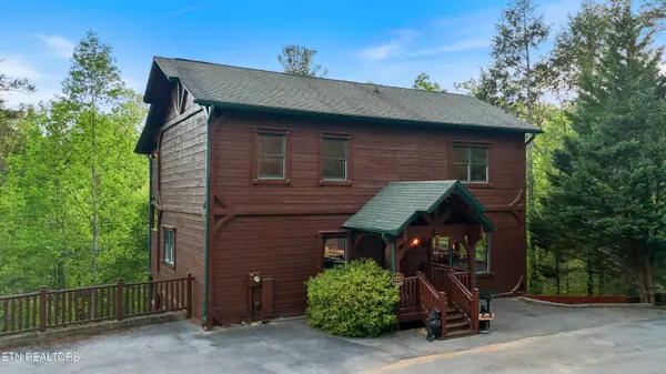 810 Great Smoky WAY, Gatlinburg, TN 37738