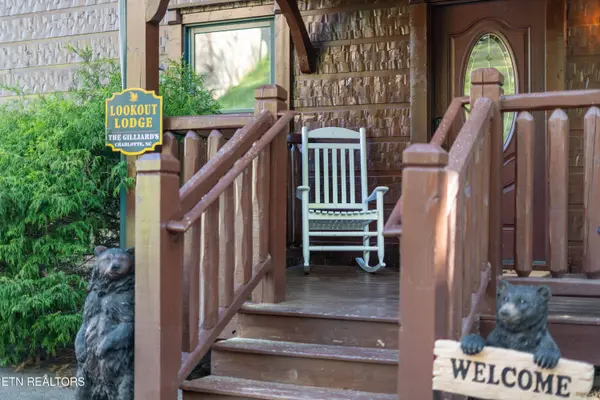 810 Great Smoky WAY, Gatlinburg, TN 37738