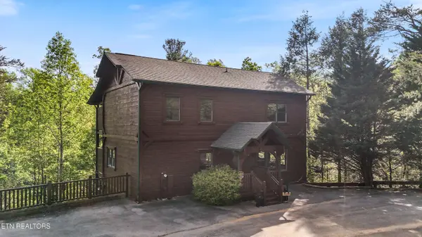 810 Great Smoky WAY, Gatlinburg, TN 37738