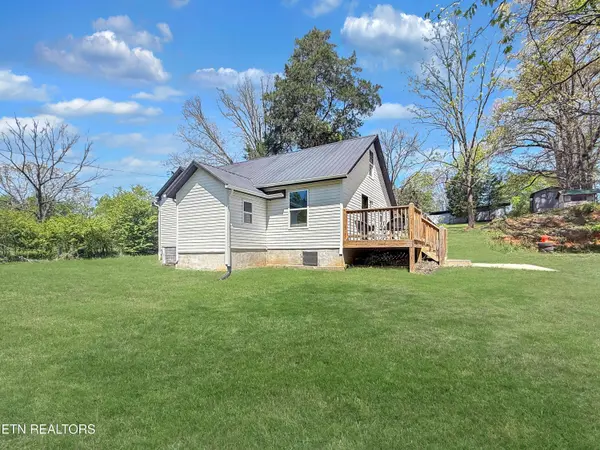 4511 Wildwood Rd, Maryville, TN 37804