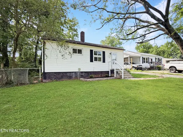 2432 King St, Maryville, TN 37804