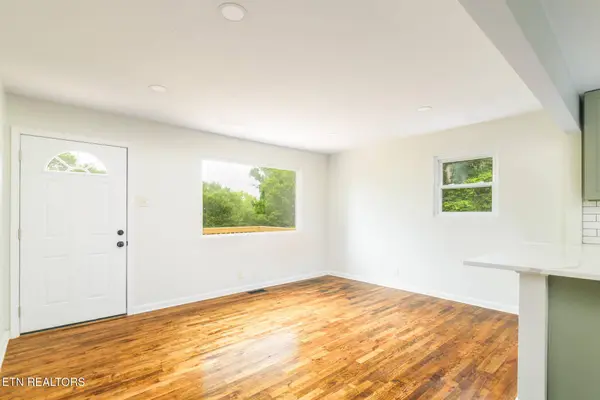 218 Jerry LN, Knoxville, TN 37920