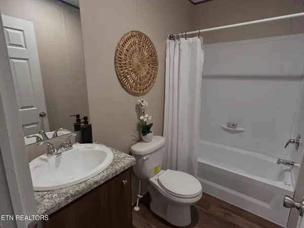112 Redwood DR, Harriman, TN 37748