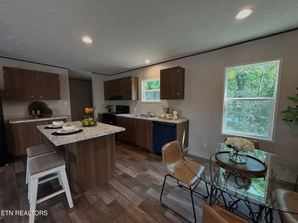 112 Redwood DR, Harriman, TN 37748