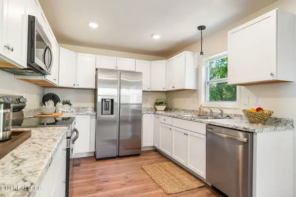 618 Glendale Ave, Clinton, TN 37716