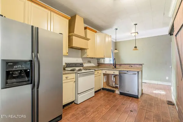 205 Cedar St, Loudon, TN 37774