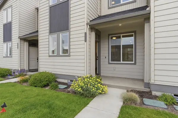 2524 NE Purcell Blvd, Bend, OR 97701-6094
