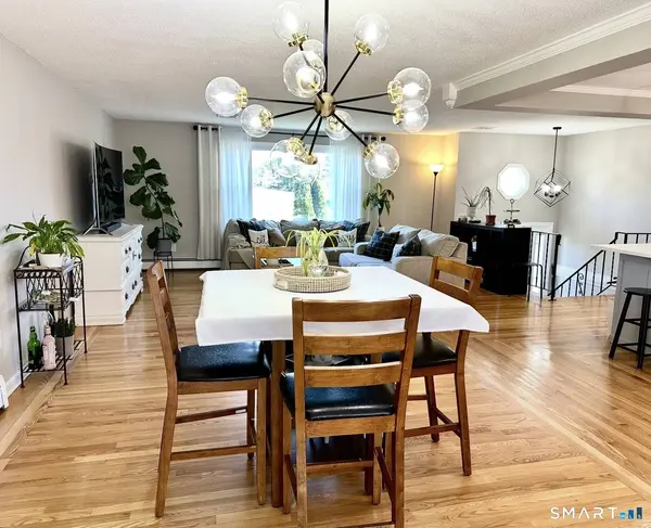 8 Cynthia Court, Branford, CT 06405