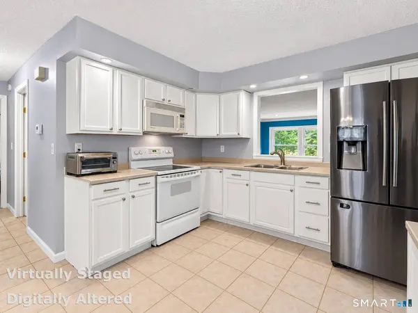 25 White Drive, Hamden, CT 06514