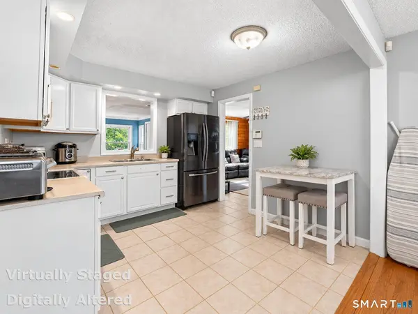 25 White Drive, Hamden, CT 06514