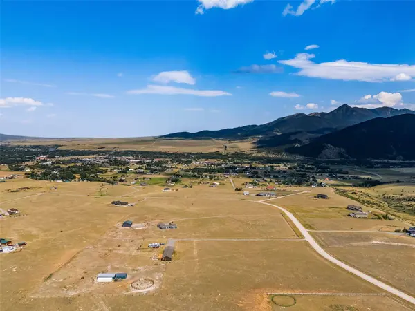 110 Buffalo TRL, Livingston, MT 59047