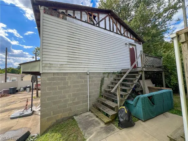 14614 E Liverpool RD, East Liverpool, OH 43920