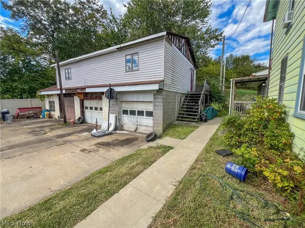 14614 E Liverpool RD, East Liverpool, OH 43920