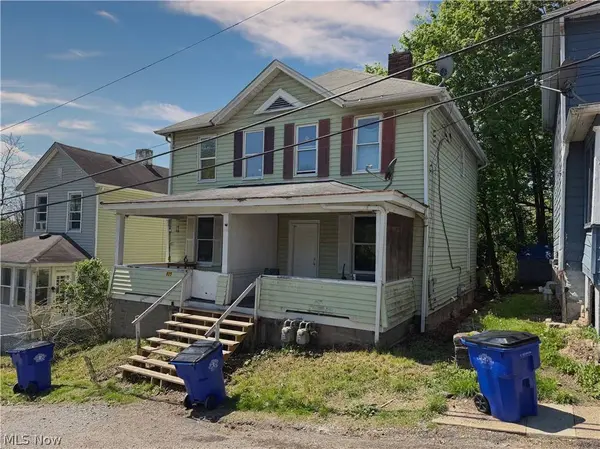 825 Laura AVE, East Liverpool, OH 43920