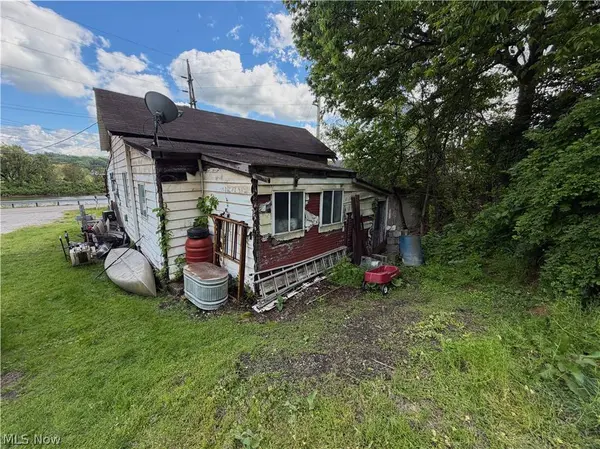 630 River RD, East Liverpool, OH 43920