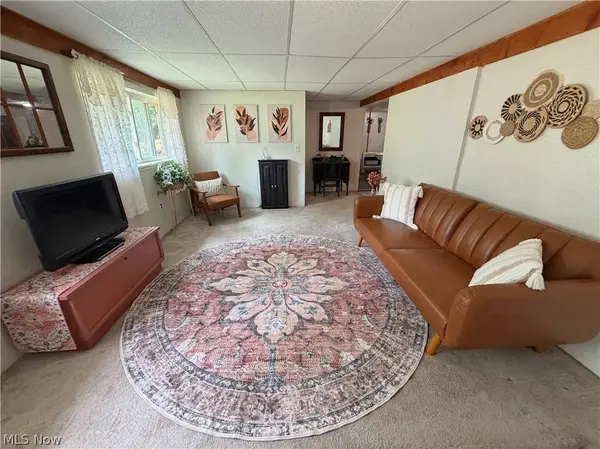 1129 Sunset DR, East Liverpool, OH 43920
