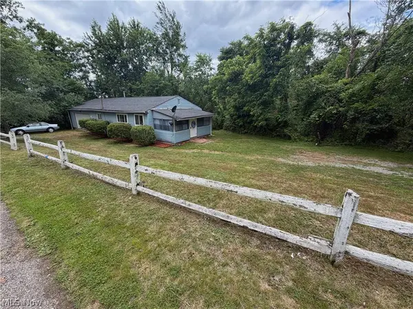 1129 Sunset DR, East Liverpool, OH 43920