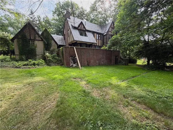 946 Park BLVD W, East Liverpool, OH 43920