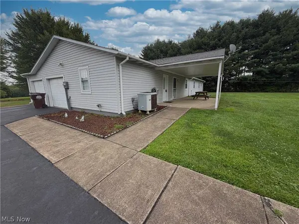 46567 Winston DR, East Liverpool, OH 43920