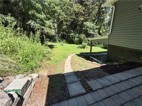 1929 Iris ST, East Liverpool, OH 43920