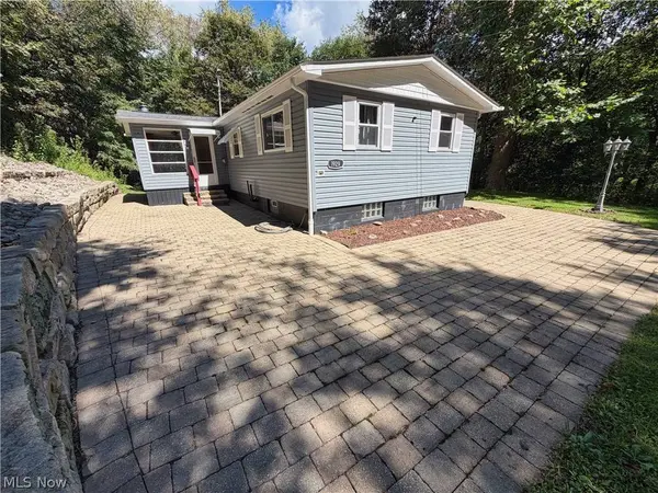 1929 Iris ST, East Liverpool, OH 43920