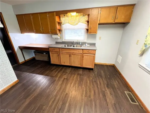 15161 State Route 170, East Liverpool, OH 43920