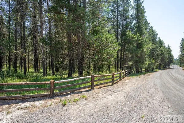 4344 Ridge Crest