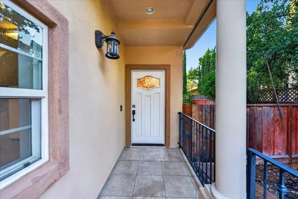 725 W Hacienda AVE, Campbell, CA 95008