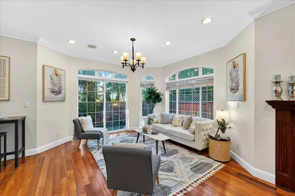 725 W Hacienda AVE, Campbell, CA 95008