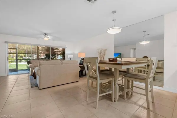732 Woodshire LN #I5, Naples, FL 34105