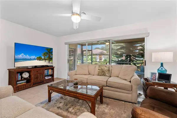 732 Woodshire LN #I5, Naples, FL 34105