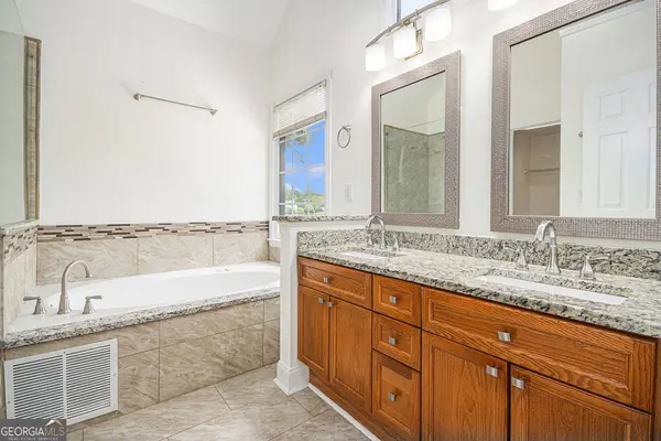 225 S Shore TER, Fayetteville, GA 30214