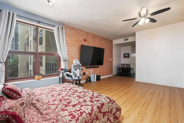 1150 1150 J St #313, San Diego, CA 92101