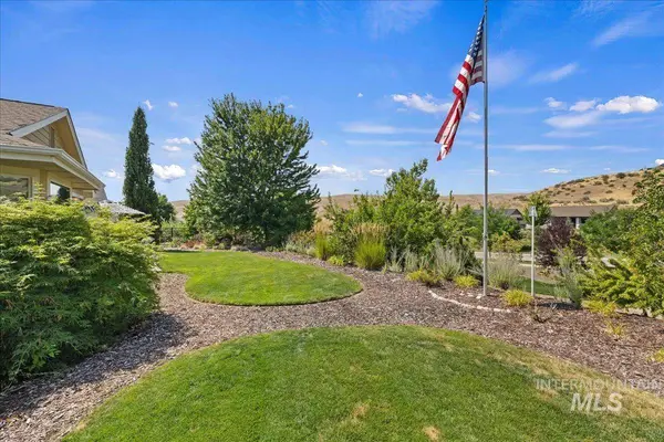 18597 N Goldenridge Place, Boise, ID 83714