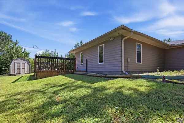 4032 SW 34th ST, Topeka, KS 66614