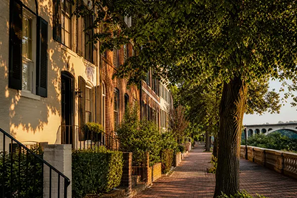 Can You Sell a House With Foundation Issues in Washington, DC?