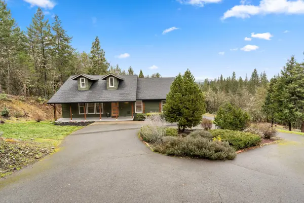 170 Pine Ridge DR, Grants Pass, OR 97527