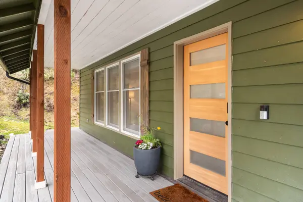 170 Pine Ridge DR, Grants Pass, OR 97527