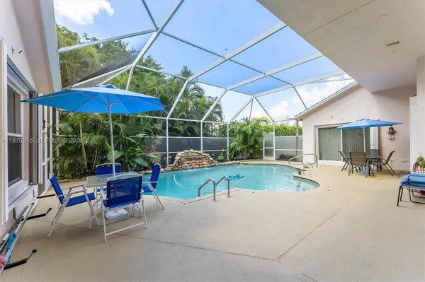 800 Clearbrook Park Cir, Delray Beach, FL 33445
