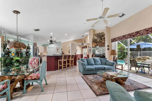 800 Clearbrook Park Cir, Delray Beach, FL 33445
